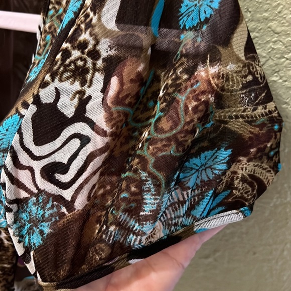 Brown and teal shortie blouse. Sheer nylon and spandex. Great for evening wear. - Picture 5 of 6